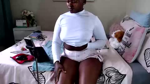 fitblair66_ online show from July 12, 1:35 pm