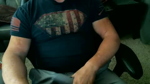 fitguy40 online show from December 11, 9:01 pm