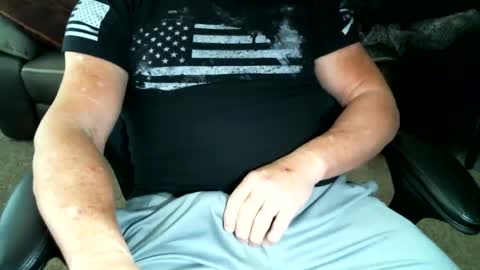 fitguy40 online show from February 15, 9:15 pm