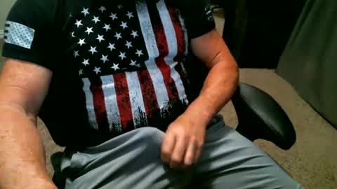 fitguy40 online show from September 28, 3:23 am