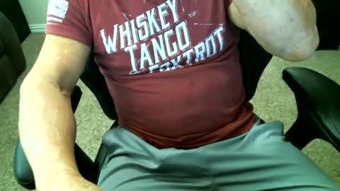 fitguy40 online show from January 18, 8:34 pm