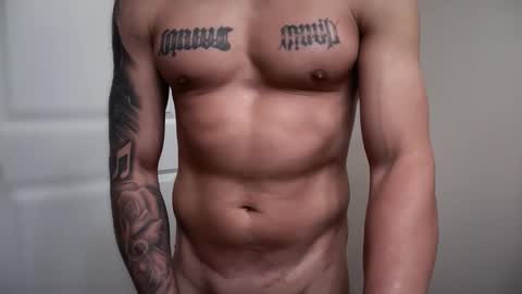 Snapshot of fithornyandtatted chatting on May 28, 7:55 pm fithornyandtatted online show from May 28, 7:55 pm