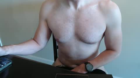 fithubby80 online show from March 28, 5:12 pm