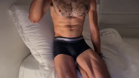 Snapshot of fitjacques chatting on June 16, 3:09 am fitjacques online show from June 16, 3:09 am