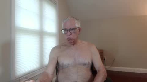 Snapshot of fitman999 chatting on May 27, 11:29 am Jon online show from May 27, 11:29 am