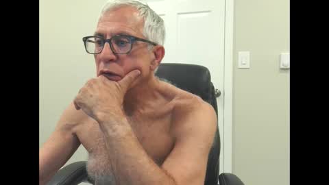 Snapshot of fitman999 chatting on June 8, 1:28 am Jon online show from June 8, 1:28 am