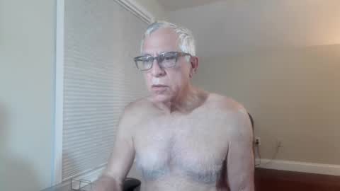 Snapshot of fitman999 chatting on June 10, 8:02 am Jon online show from June 10, 8:02 am