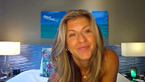 Snapshot of fitmarriedblond chatting on October 23, 7:56 pm MidwestCpl4Fun online show from October 23, 7:56 pm