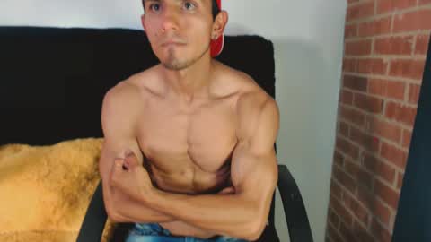 fitnescalientes online show from February 19, 2:44 am