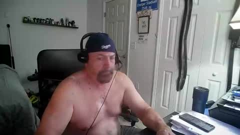Snapshot of flaguy3233 chatting on March 12, 7:25 am Florida guy online show from March 12, 7:25 am