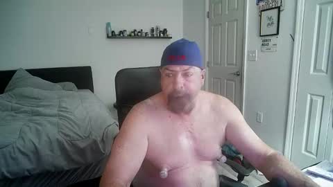 Snapshot of flaguy3233 chatting on May 10, 8:19 am Florida guy online show from May 10, 8:19 am