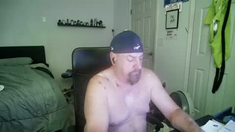 Snapshot of flaguy3233 chatting on July 4, 6:36 pm Florida guy online show from July 4, 6:36 pm