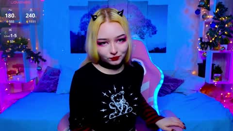 Sophie online show from January 6, 4:15 am