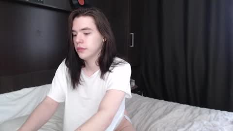 Robin online show from February 15, 9:49 am