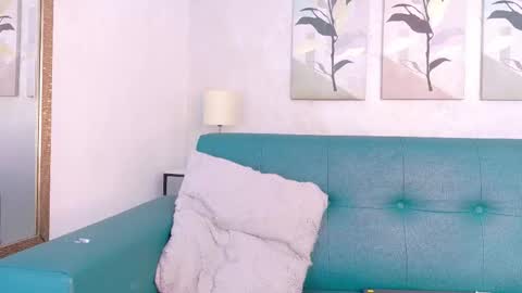 Snapshot of flavia_cruz chatting on February 9, 7:29 pm Flavia online show from February 9, 7:29 pm