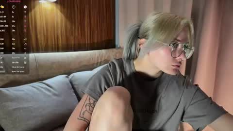 Snapshot of flekke_vihals chatting on July 11, 9:38 pm flekke_vihals online show from July 11, 9:38 pm