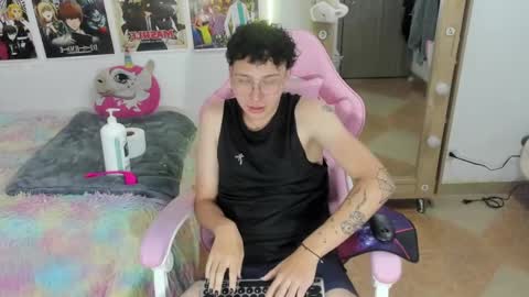 Snapshot of fli_uwu24 chatting on January 13, 6:06 am fli_uwu24 online show from January 13, 6:06 am