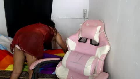 Snapshot of flirtangel93 chatting on March 1, 2:57 am Angel online show from March 1, 2:57 am