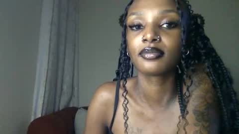 Snapshot of flirtyy_sheery chatting on May 26, 9:33 pm sheery online show from May 26, 9:33 pm
