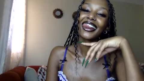 Snapshot of flirtyy_sheery chatting on May 27, 5:15 am sheery online show from May 27, 5:15 am