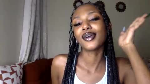 Snapshot of flirtyy_sheery chatting on May 29, 3:15 am sheery online show from May 29, 3:15 am