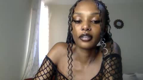 Snapshot of flirtyy_sheery chatting on June 6, 7:13 am sheery online show from June 6, 7:13 am
