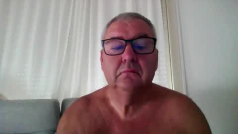 Snapshot of flo221222 chatting on February 2, 1:10 pm flo221222 online show from February 2, 1:10 pm