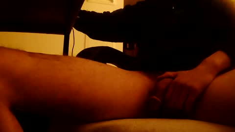 Snapshot of floater_24 chatting on October 19, 12:00 am floater_24 online show from October 19, 12:00 am