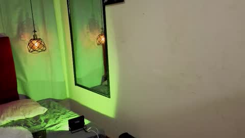 flor_gil online show from February 27, 7:30 am