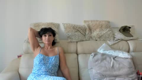 Snapshot of flor_vi chatting on June 5, 12:11 pm Victoria create your account through my link online show from June 5, 12:11 pm