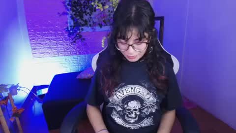 Snapshot of flora_blue chatting on September 11, 11:54 am flora_blue online show from September 11, 11:54 am