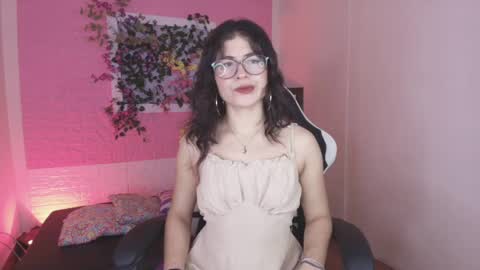 Snapshot of flora_blue chatting on September 16, 11:33 am flora_blue online show from September 16, 11:33 am