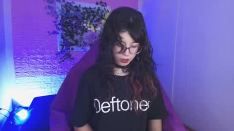 Snapshot of flora_blue chatting on September 18, 11:45 am flora_blue online show from September 18, 11:45 am