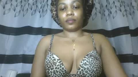 Snapshot of flora_fantasy chatting on July 18, 3:27 pm fantasy online show from July 18, 3:27 pm