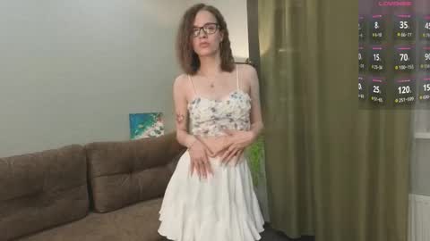 Snapshot of florafitch chatting on October 10, 1:32 pm Anna online show from October 10, 1:32 pm