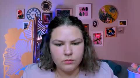 florenceanderson_ online show from September 23, 9:23 am