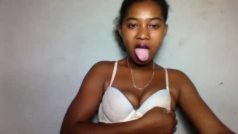 florencia011 online show from March 3, 10:42 pm