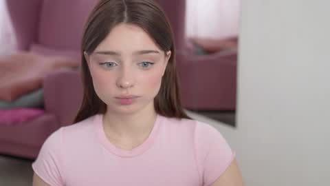 Snapshot of floret_joy chatting on March 9, 8:18 am ALICE online show from March 9, 8:18 am