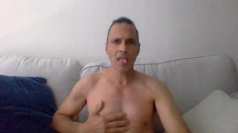 Snapshot of florida8921 chatting on June 2, 8:11 pm Hero of the Misfits online show from June 2, 8:11 pm