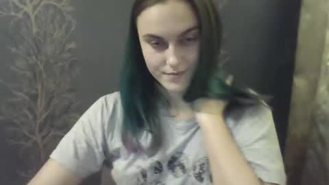 Snapshot of flower_bluee chatting on December 4, 6:39 pm Ambika 3 online show from December 4, 6:39 pm