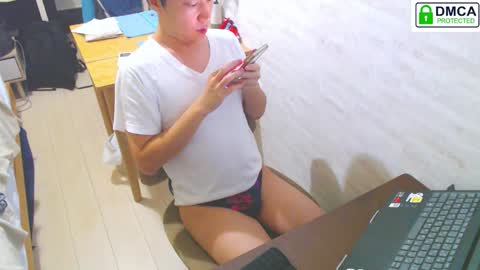 Snapshot of flowerbox chatting on October 19, 8:59 am flowerbox online show from October 19, 8:59 am