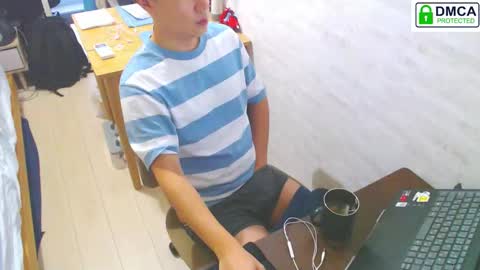 Snapshot of flowerbox chatting on October 26, 5:57 am flowerbox online show from October 26, 5:57 am