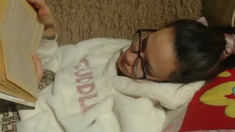 say meow and send tip  online show from January 16, 9:40 pm