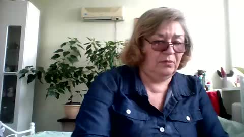 Snapshot of flowerlover8 chatting on March 1, 12:56 pm Flowerlower online show from March 1, 12:56 pm