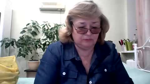 Snapshot of flowerlover8 chatting on March 7, 6:11 pm Flowerlower online show from March 7, 6:11 pm