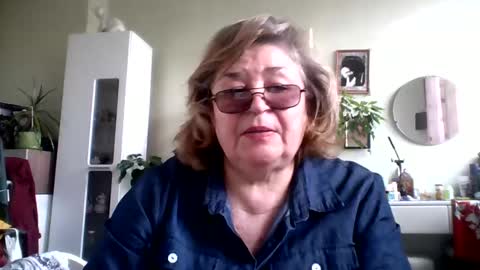 Snapshot of flowerlover8 chatting on March 8, 11:48 am Flowerlower online show from March 8, 11:48 am