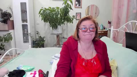 Snapshot of flowerlover8 chatting on September 18, 7:27 pm Flowerlower online show from September 18, 7:27 pm