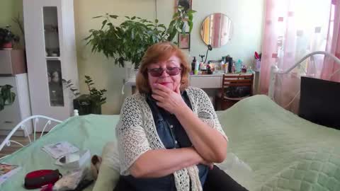 Snapshot of flowerlover8 chatting on September 29, 9:58 am Flowerlower online show from September 29, 9:58 am