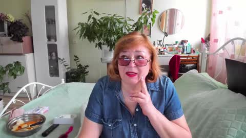 Snapshot of flowerlover8 chatting on October 4, 8:45 am Flowerlower online show from October 4, 8:45 am