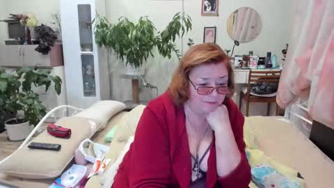 Snapshot of flowerlover8 chatting on October 14, 7:03 pm Flowerlower online show from October 14, 7:03 pm